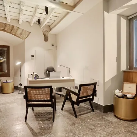 Apartment Canvas & Lofts